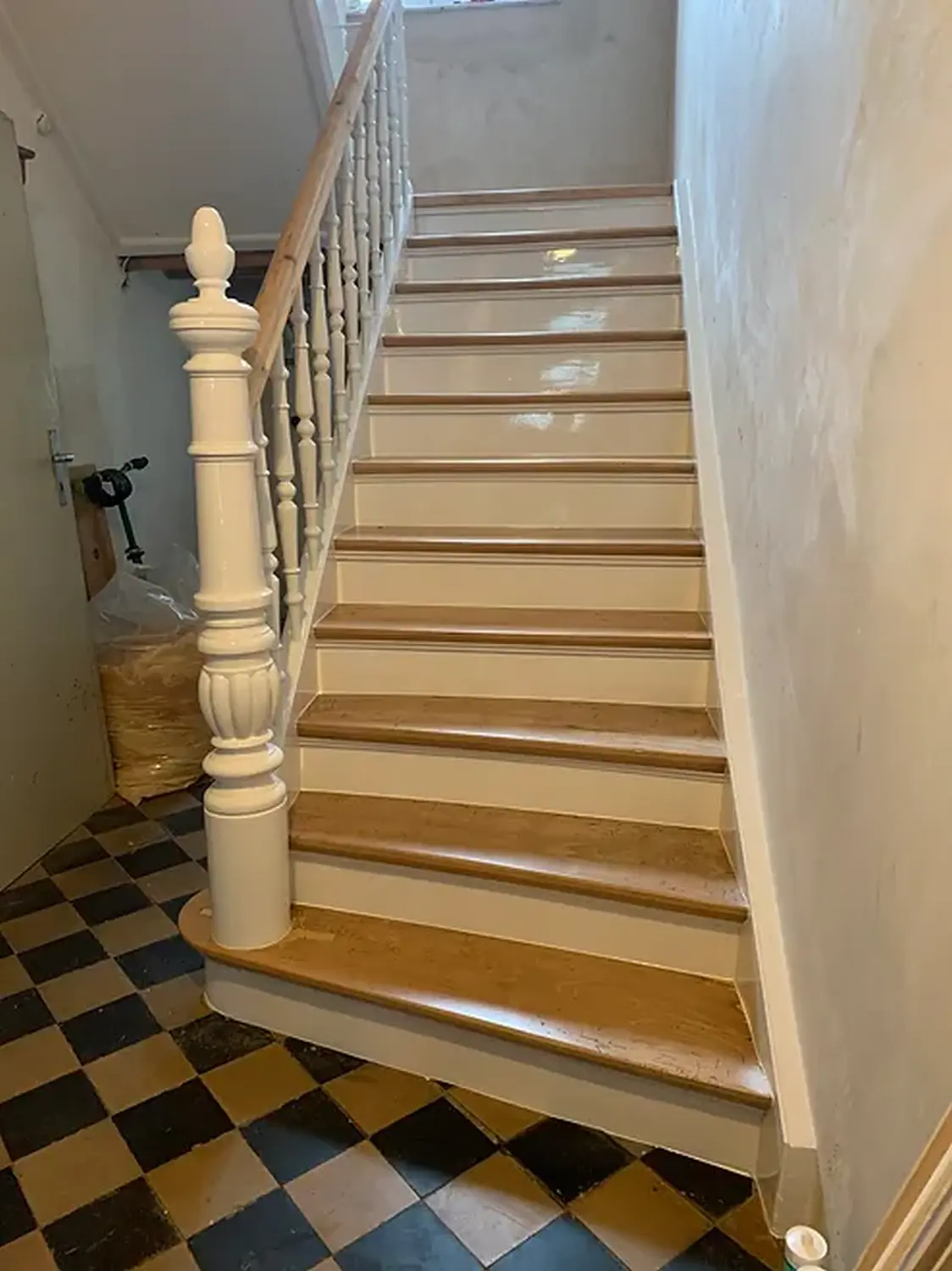 Treppenrenovierung & Treppensanierung von Handwerksbetrieb